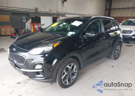 2021 Kia Sportage Ex z USA, uszkodzony, nr VIN KNDPNCAC5M7886551